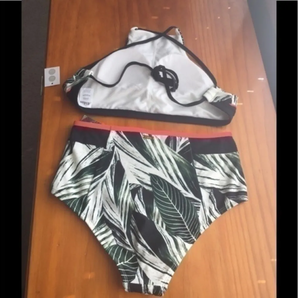 Eidon  high neck top with full coverage bottoms NWT - Image 2