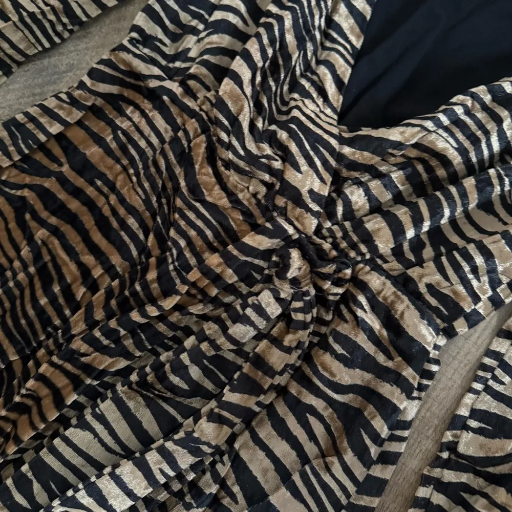 WAYF Arlene Tiger Print Velvet Wrap Maxi Dress XS - Image 5