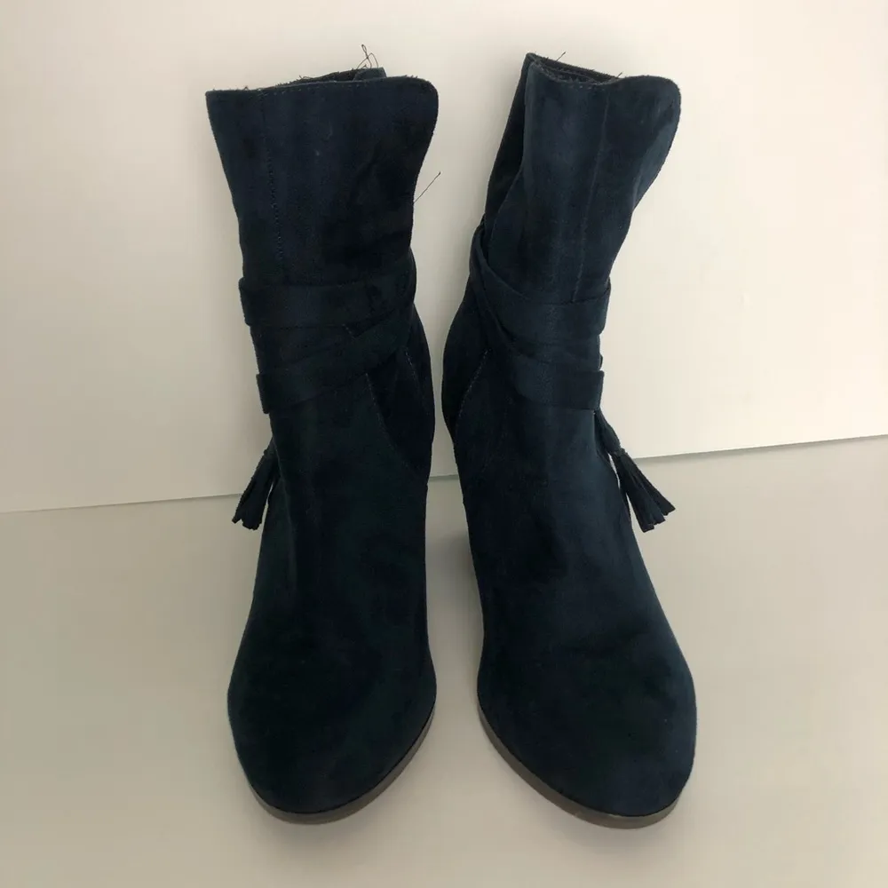 Parker & Sky Faux Suede Block Heel Booties Navy - Image 4