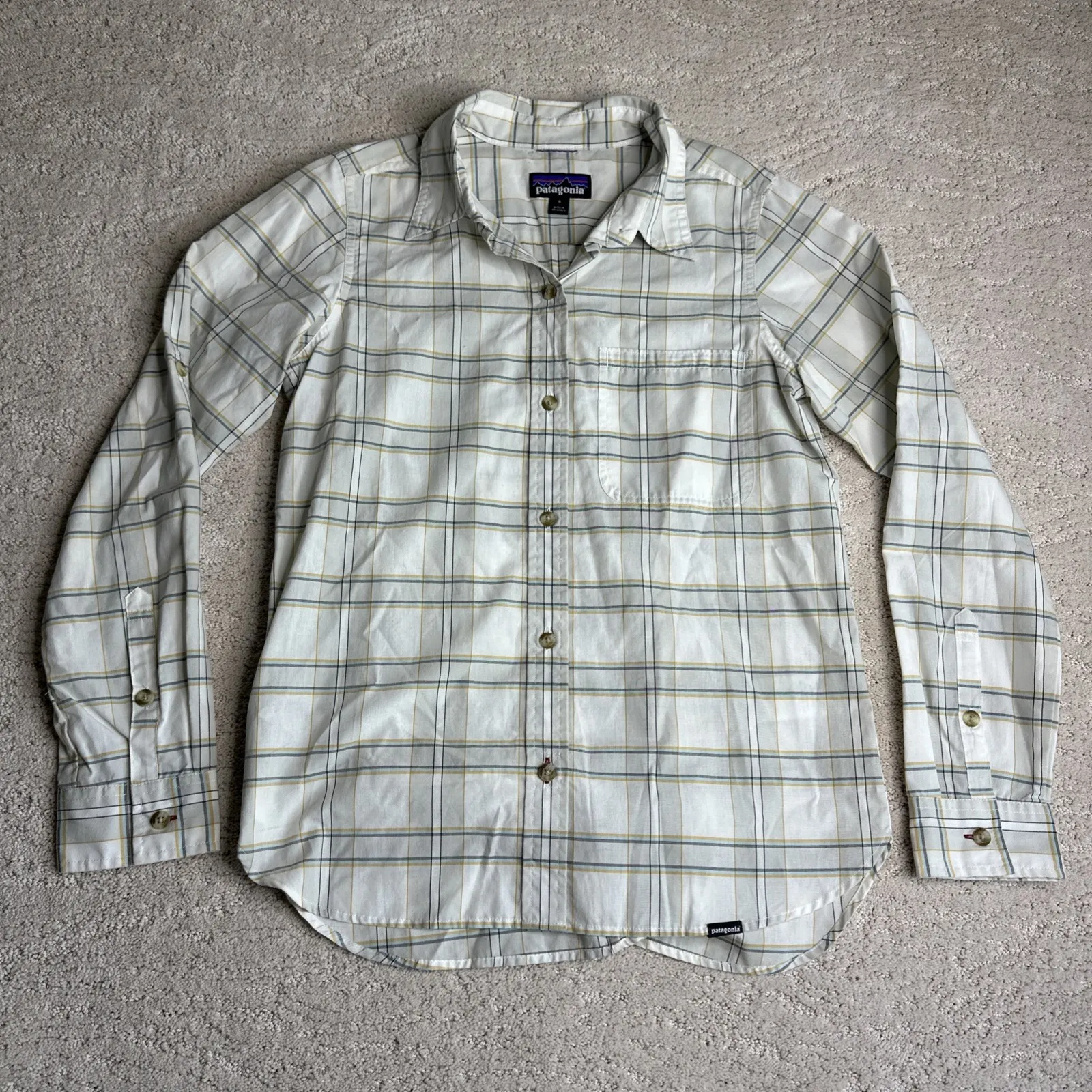 Women's Patagonia Size Small Long Sleeve Roll Up Plaid‎ Button Shirt With Pocket - Image 2