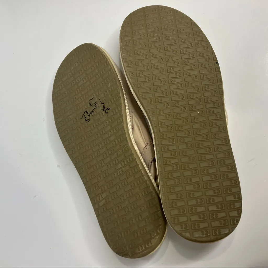 Sanuk sling back Cruz Malia sandals cream closed toe‎ yoga mat women’s size 9 - Image 9