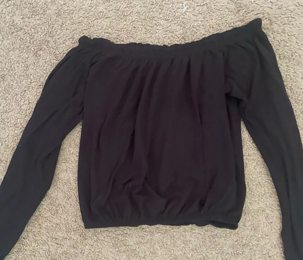 Black long sleeve off the shoulder shirt - Image 2