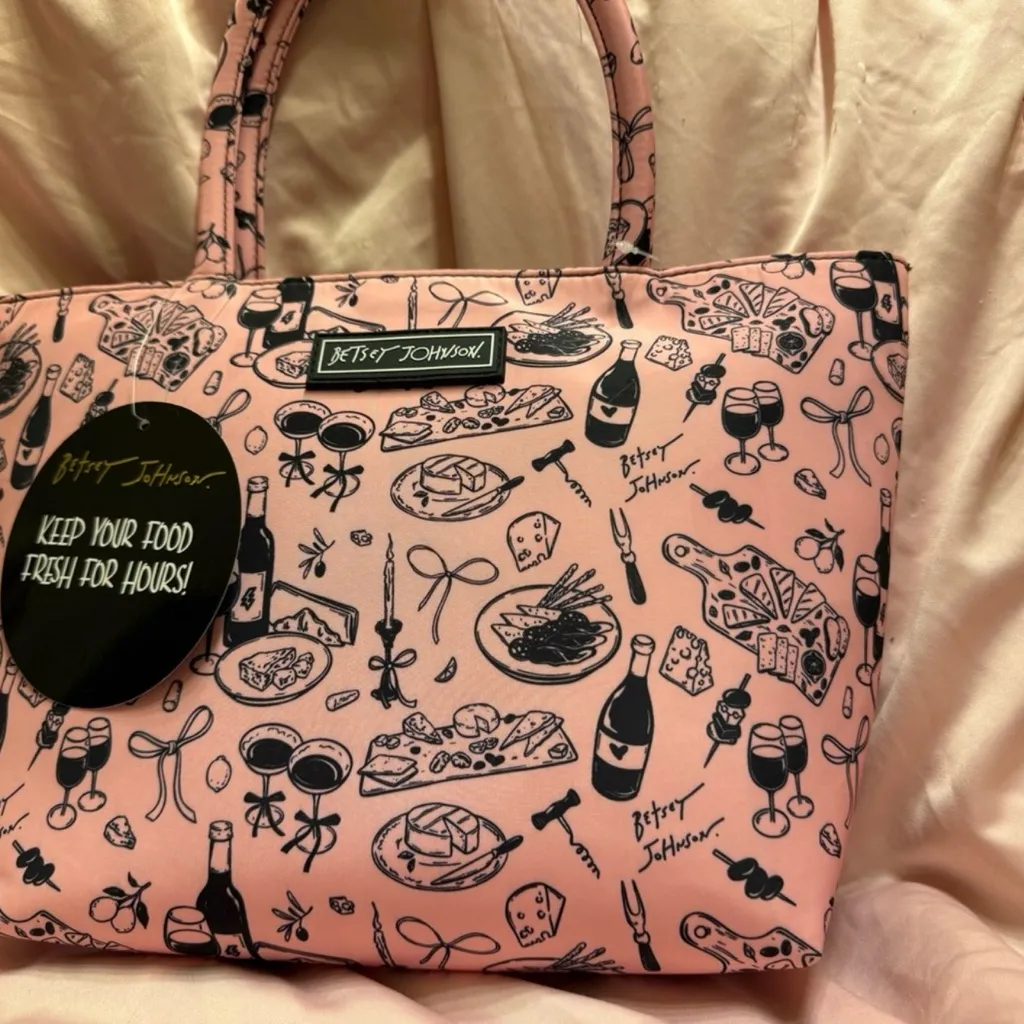 Betsey Johnson Pink Insulated Lunch Tote Food Print Thermal Cooler Carryall NWT - Image 4