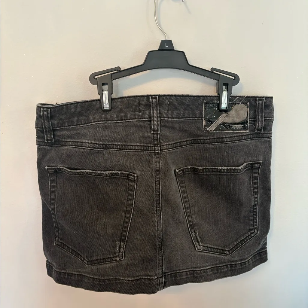 Diesel Men's Dark Gray Jeans - Image 4