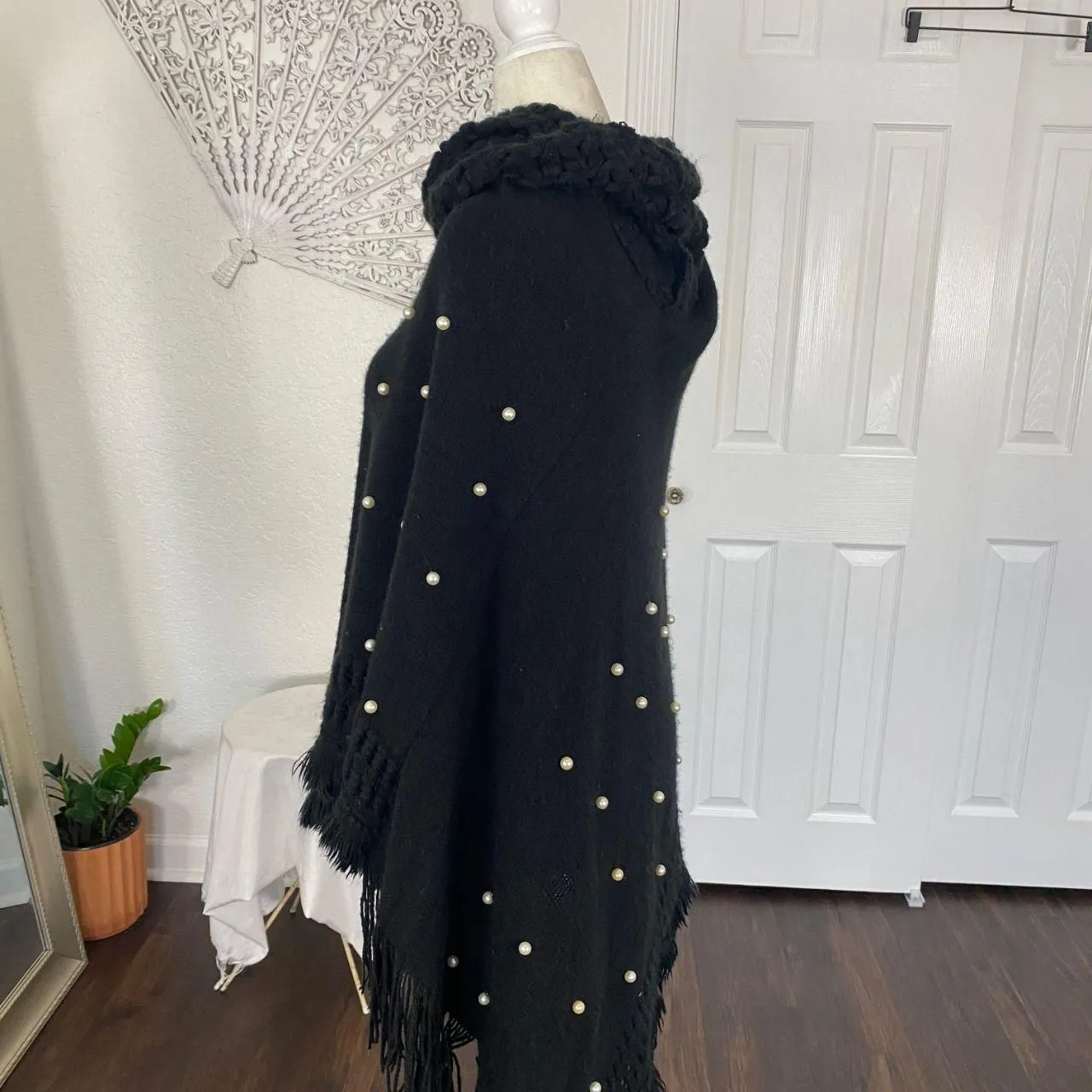 Charlotte Daniel Black Knit Pearl Beaded Knitted Shawl Poncho Top Sweater OS Size undefined - Image 3