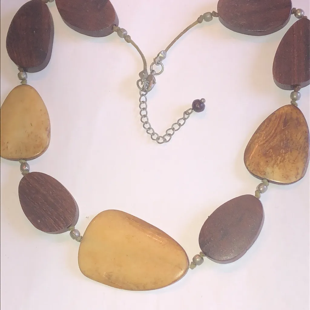 Elegant Brown and Cream Chunky Boho Necklace - Image 2