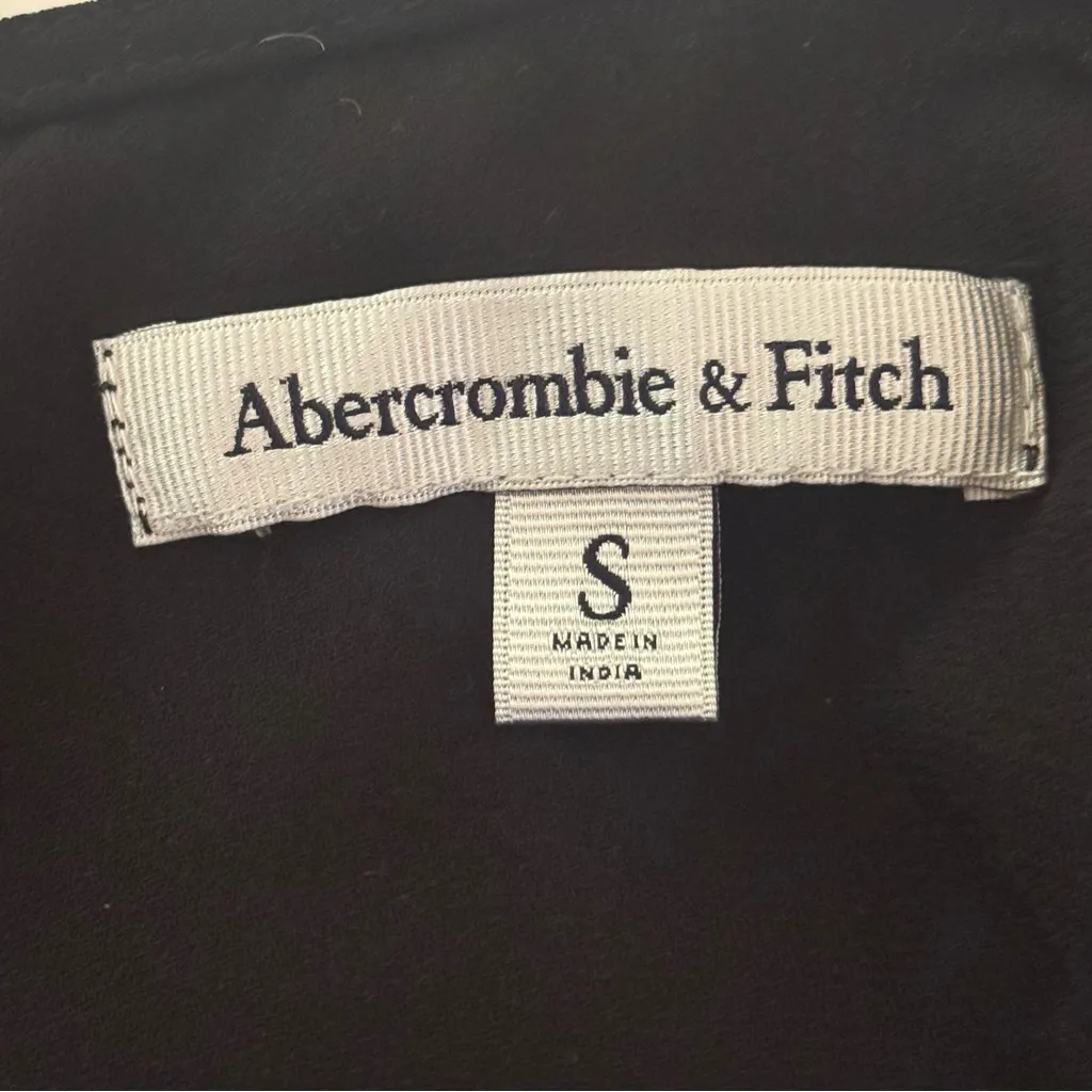Abercrombie & Fitch Surplice Tie Waist Sleeveless Wide Leg Jumpsuit - Image 4