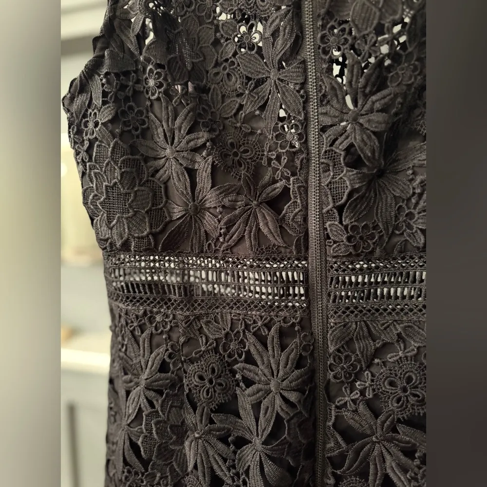 BARDOT Paris Lace Body-Con Dress. Black. Size 6. - Image 13