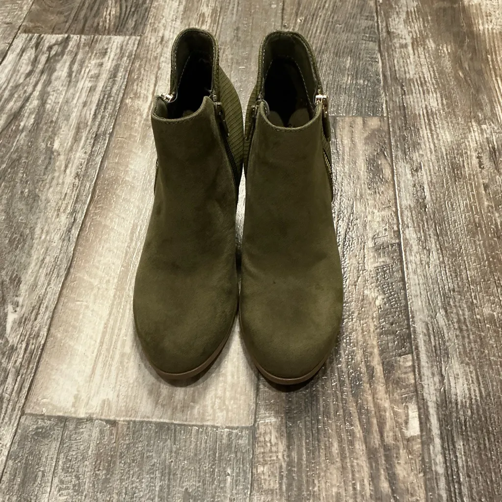 Style & Co Olive Ankle Boots with Block Heel Size 6 - Image 15
