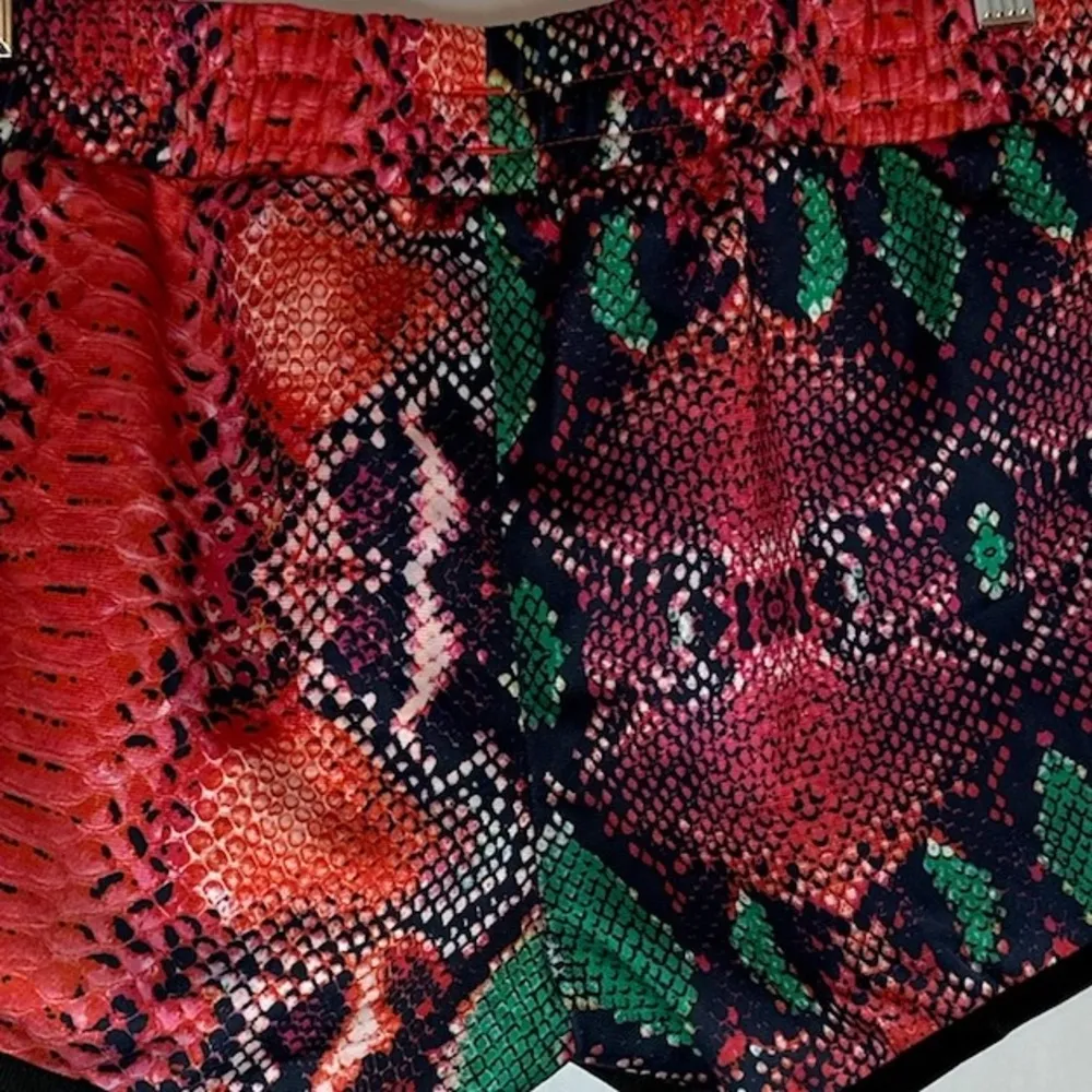 NWT  3 Stripes Snakeskin Print Rare LE Women's Running Shorts Medium - Image 7