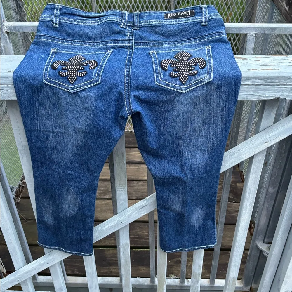 Red Rivet Distressed Jeans Fleur de Lis Rhinestone Pockets Size 13 - Image 5