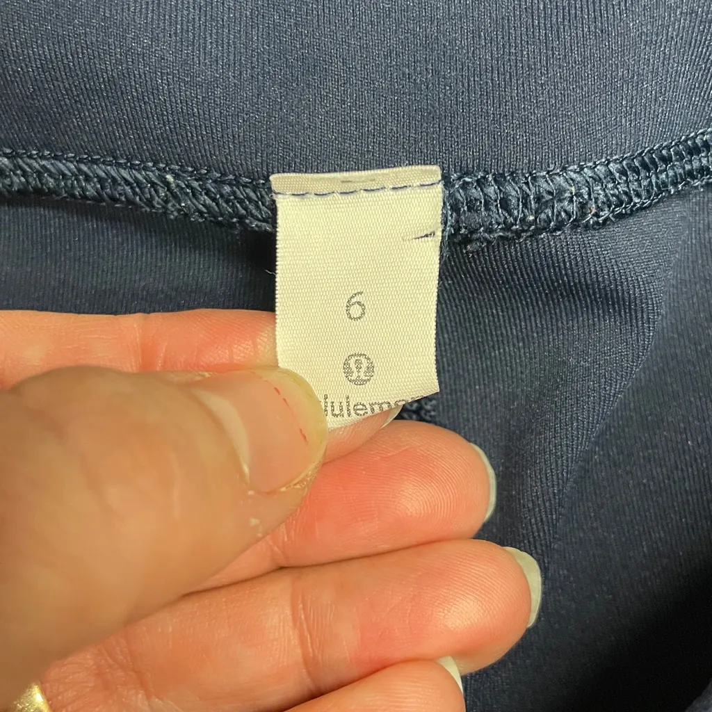 lululemon athletica Pace Rival Crop navy blue womens size 6 - Image 2