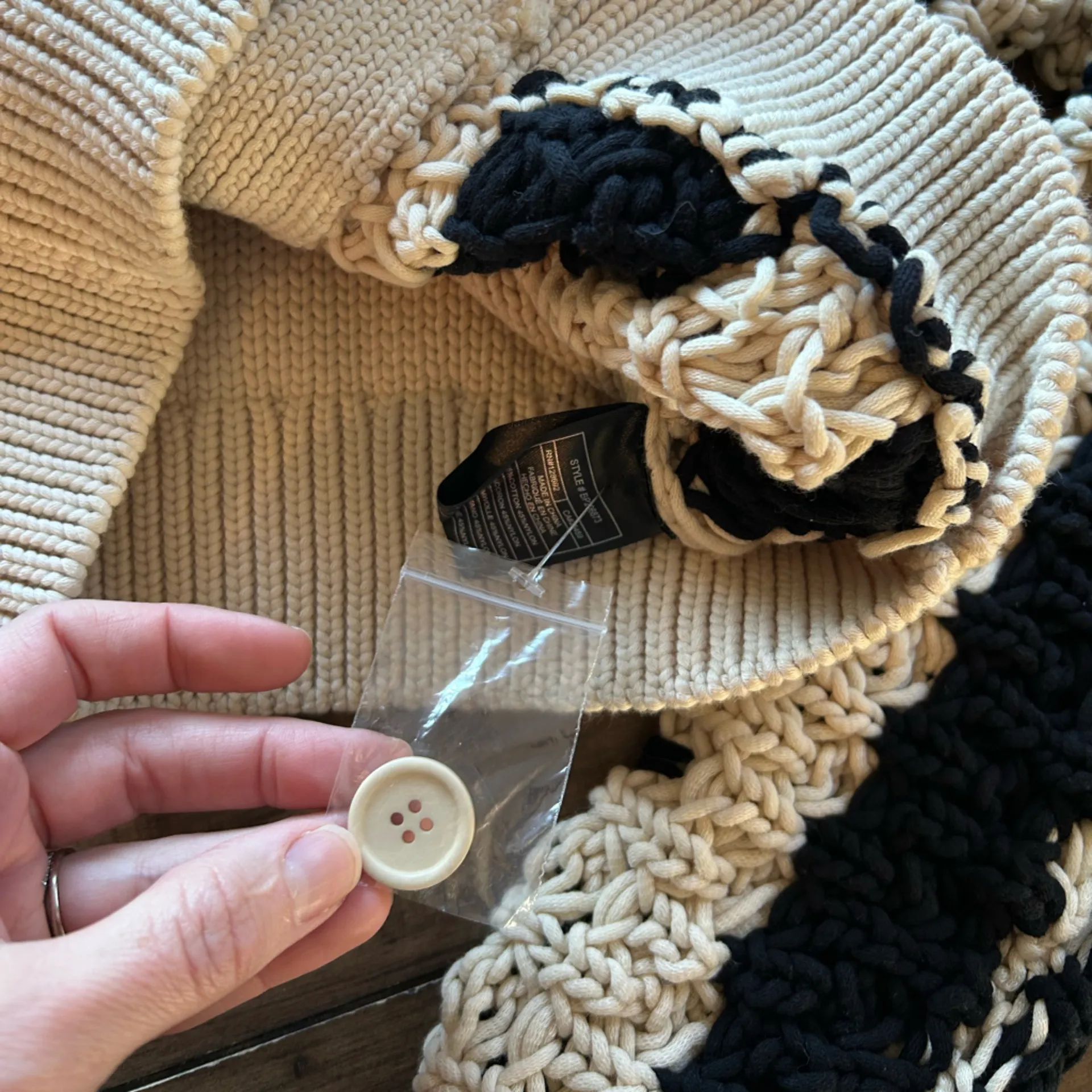 NWOT Steve Madden Lucas Chunky Knit Cardigan Black XS - Image 6