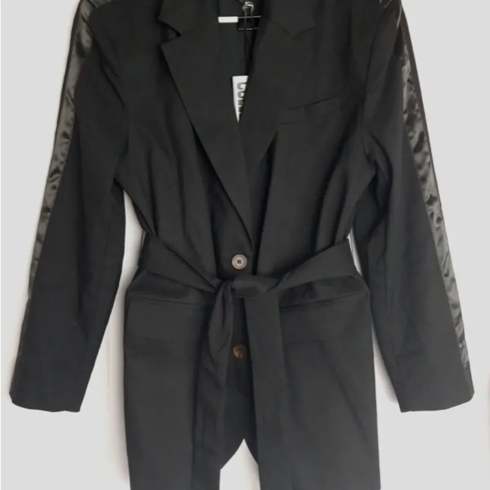 NWT Future Collective 2X Women’s Blazer - Image 3
