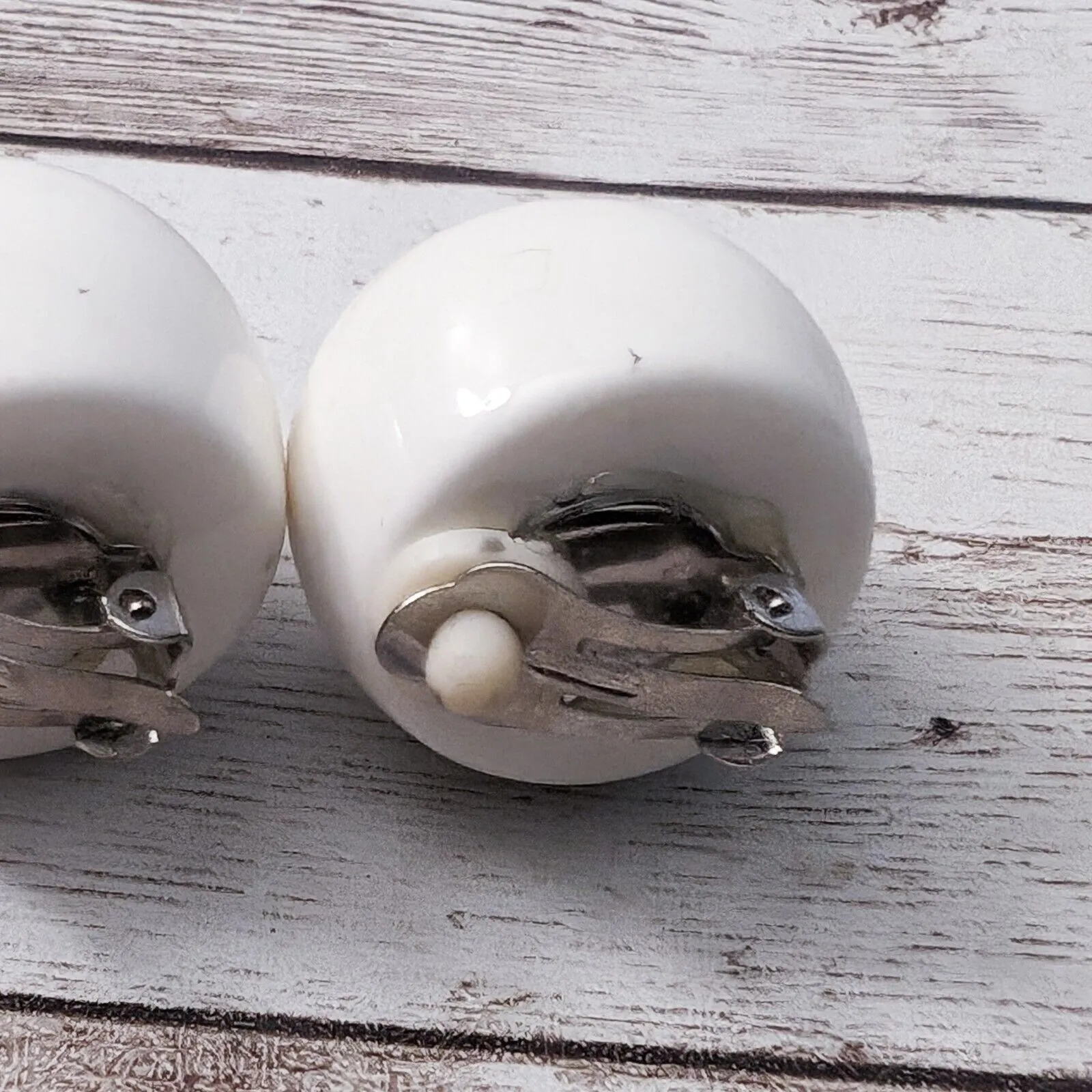 Vintage Clip On Earrings - Image 3