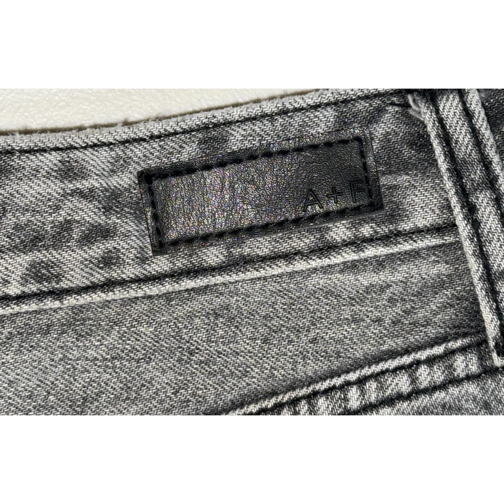 NEW Abercrombie & Fitch Black Denim Light Wash Distressed Mini Jean Skirt Sz 26 - Image 4