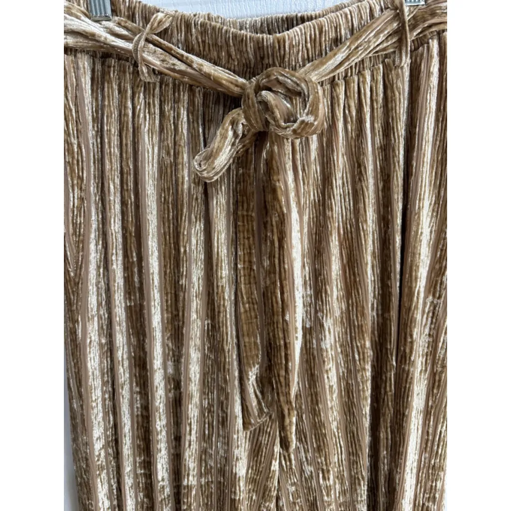 Alice Blue Gold Plissé Wide Leg Pants, Medium - Image 4