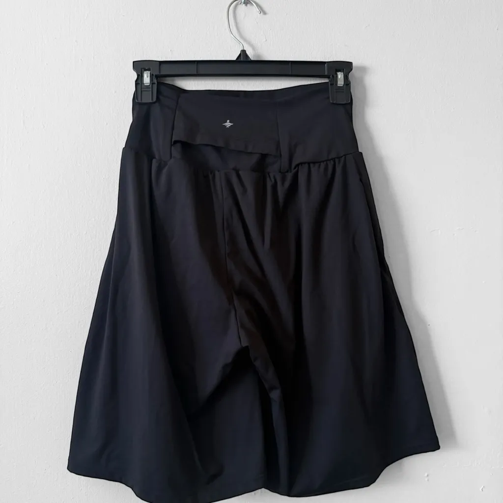 HALARA SoftlyZero Airy High Waisted Pockets Cool Touch Yoga Shorts 9” Bermuda  M - Image 2