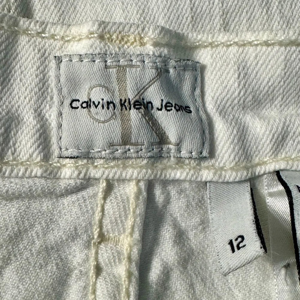 Calvin Klein Jeans Vintage Y2K Faded White Pencil Skirt Knee - Image 9