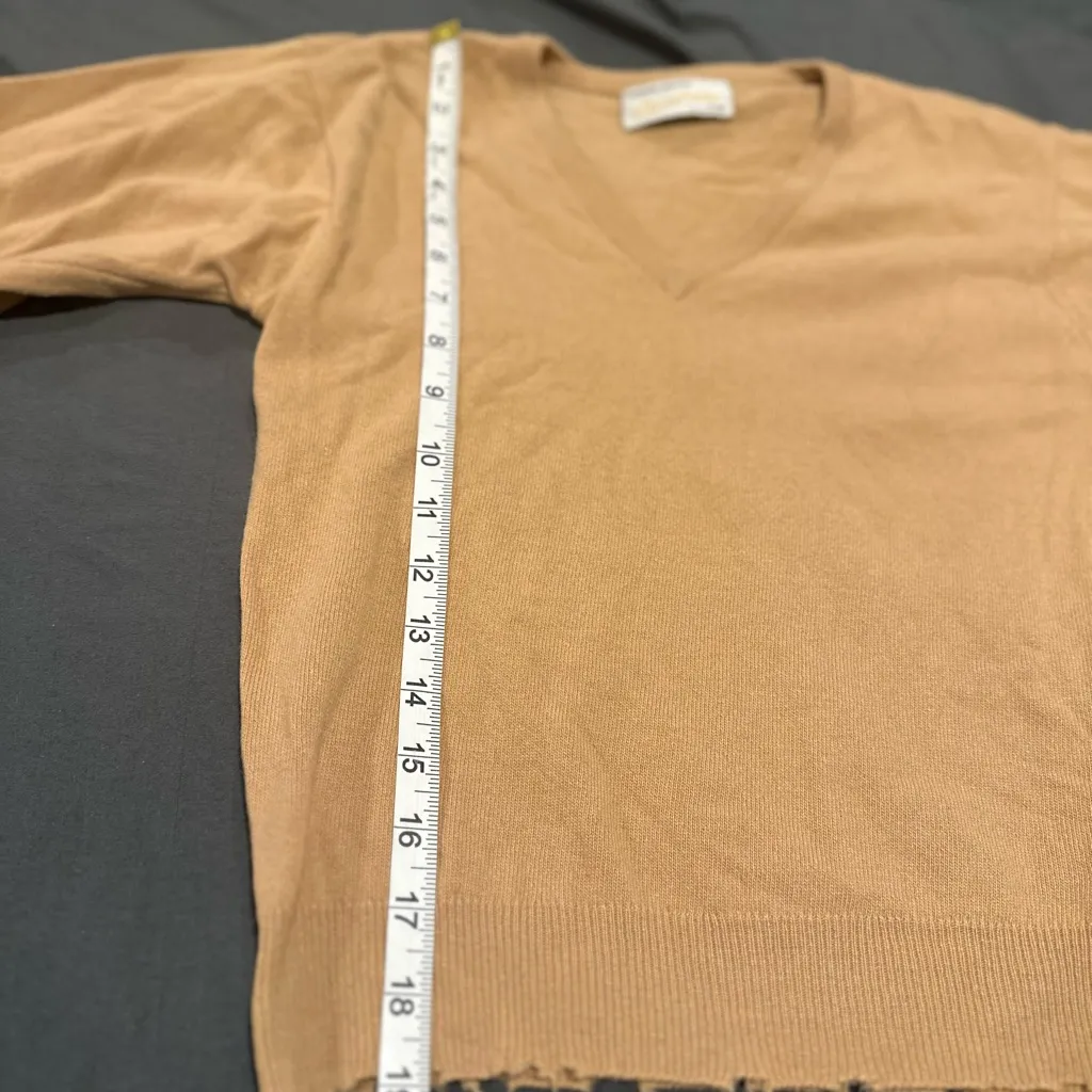 Vintage 1960s Dumbrae Sz: XS Vneck Tan Cashmere Pullover Sweater. - Image 4