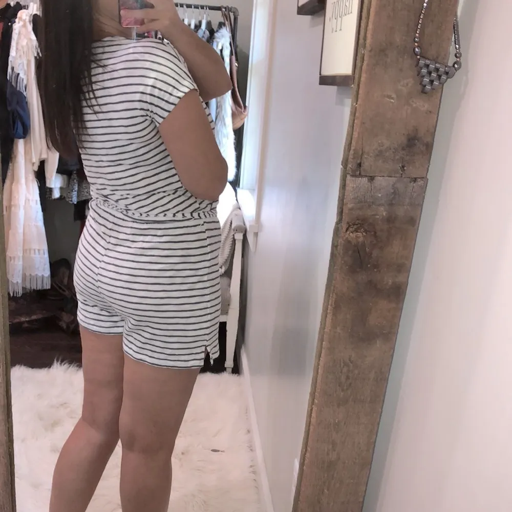 Time & Tru  small romper - Image 4