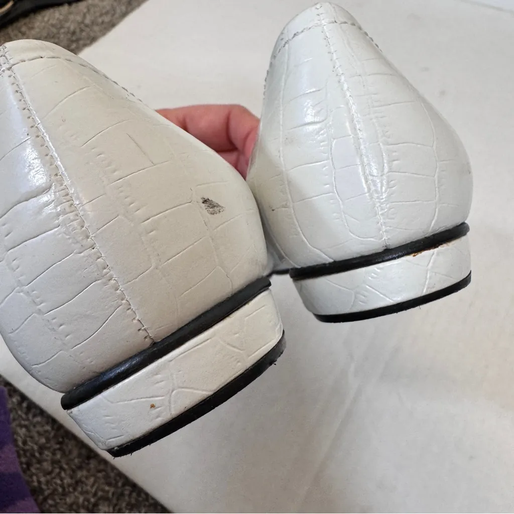 Vintage Nine West White Croc Embossed Leather Pointed Toe Loafers Womens 7 Flats - Image 2