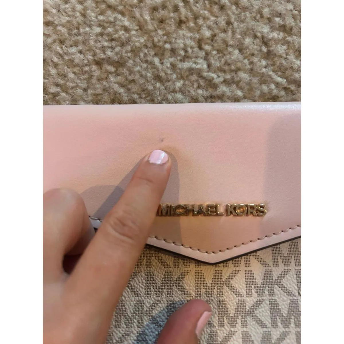 Michael kors large envelope purse missing strap imperfect - Image 3