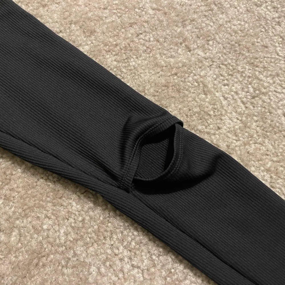 Women’s  FP Movement Ribbed Back Zip Long Sleeve Crop Top Black Sz S - Image 7