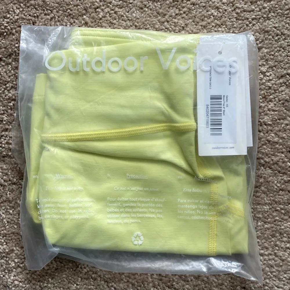 Outdoor Voices Move Free 6" Short Gecko Size XS - Image 2