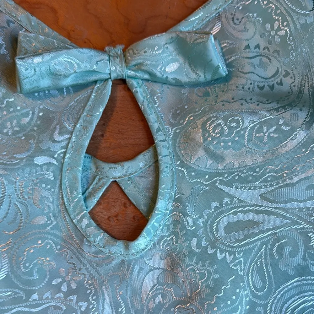 Women’s size small pasily light blue night gown Green - Image 3