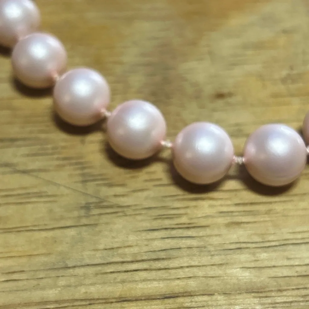 Women's Unbranded Pink Pearl Necklace One Size - Image 2