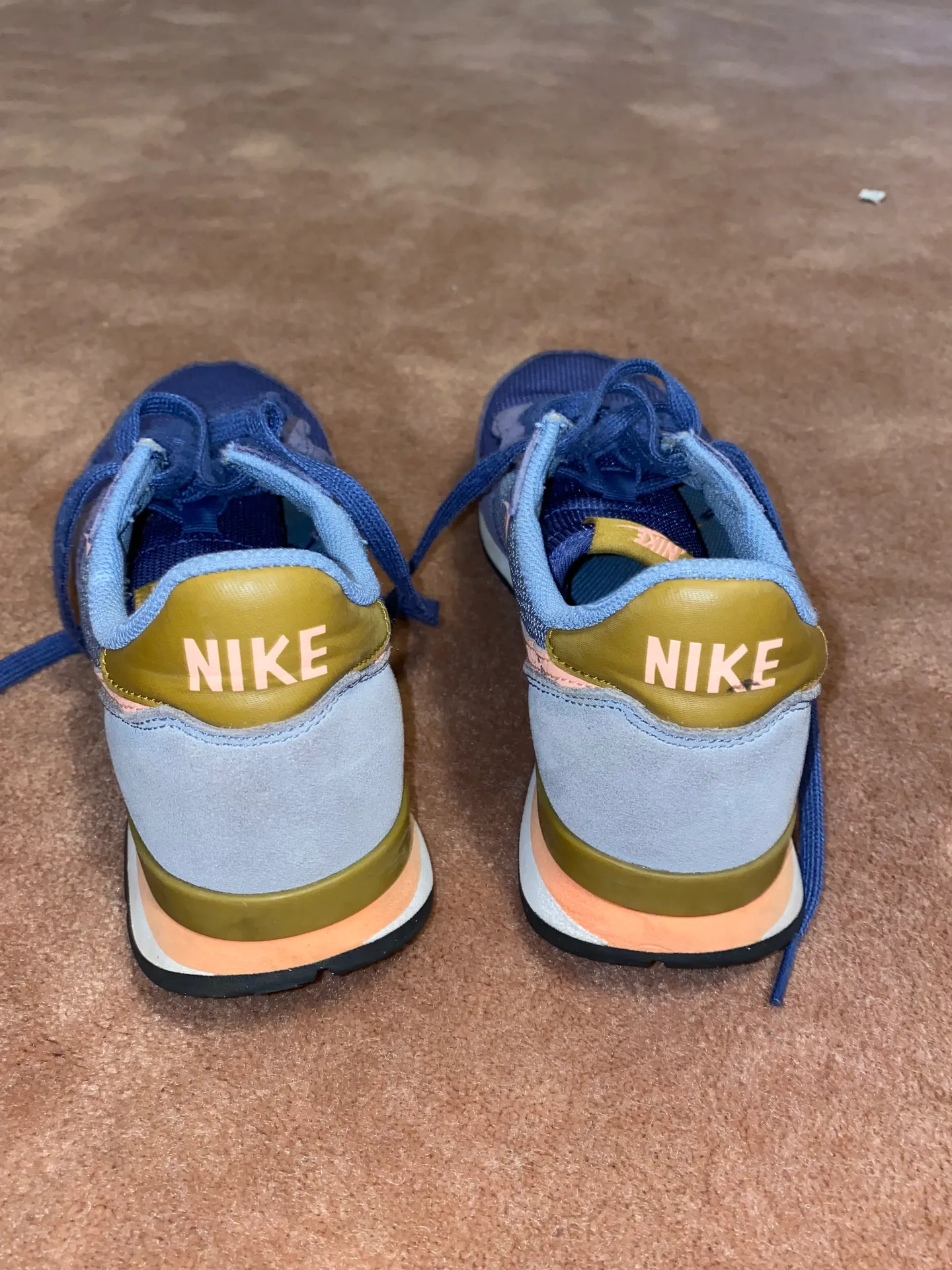 Nike Shoes - Image 4