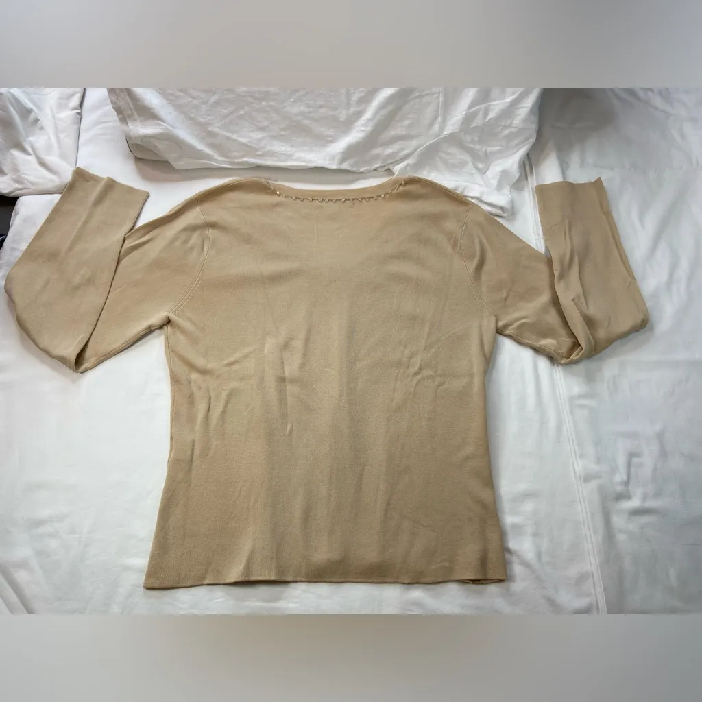 Piccolo Bella V‎ Neck knit top with Embellishments around the neckline. Size XL Tan - Image 7