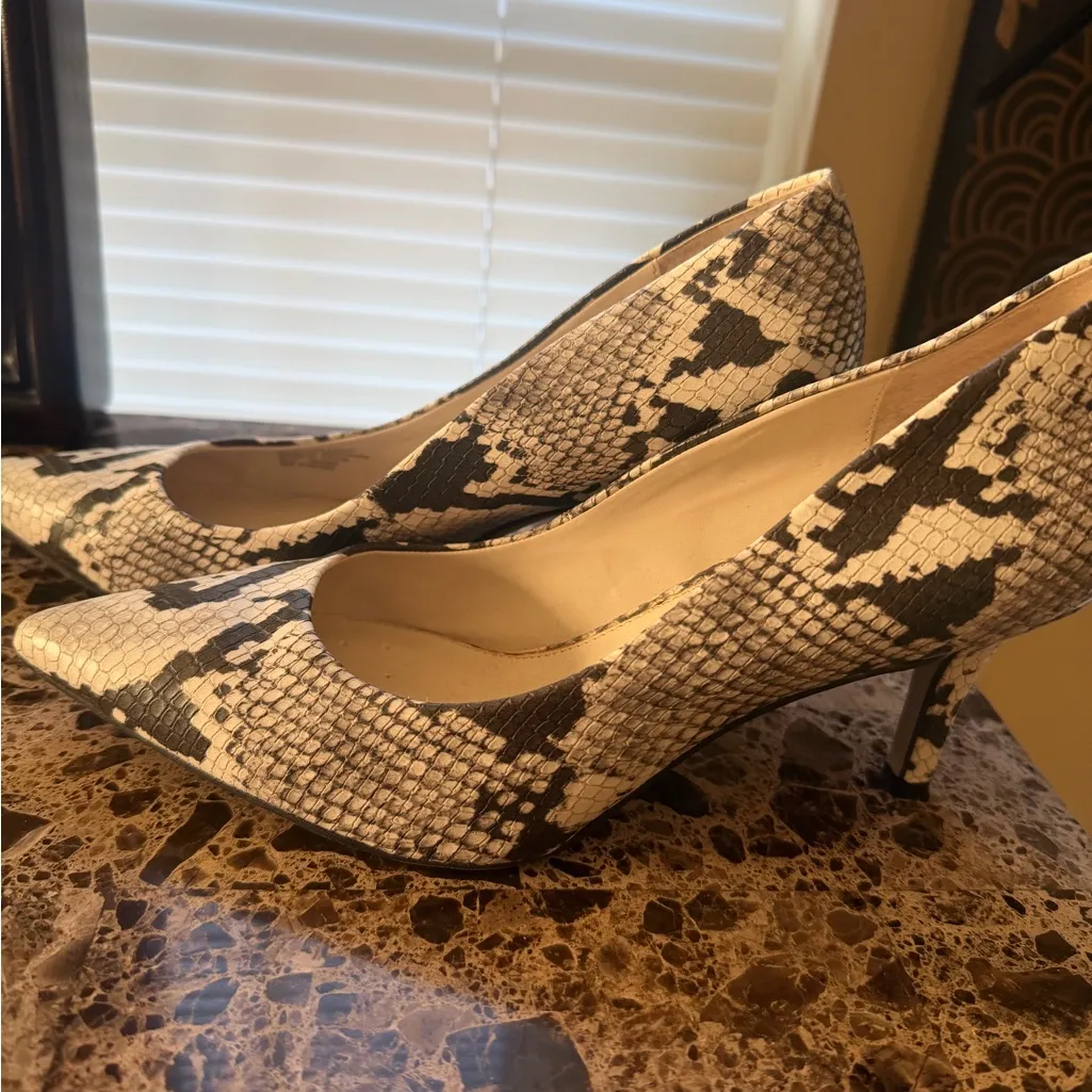 Alfani Black and White Snakeskin Heels - Image 3