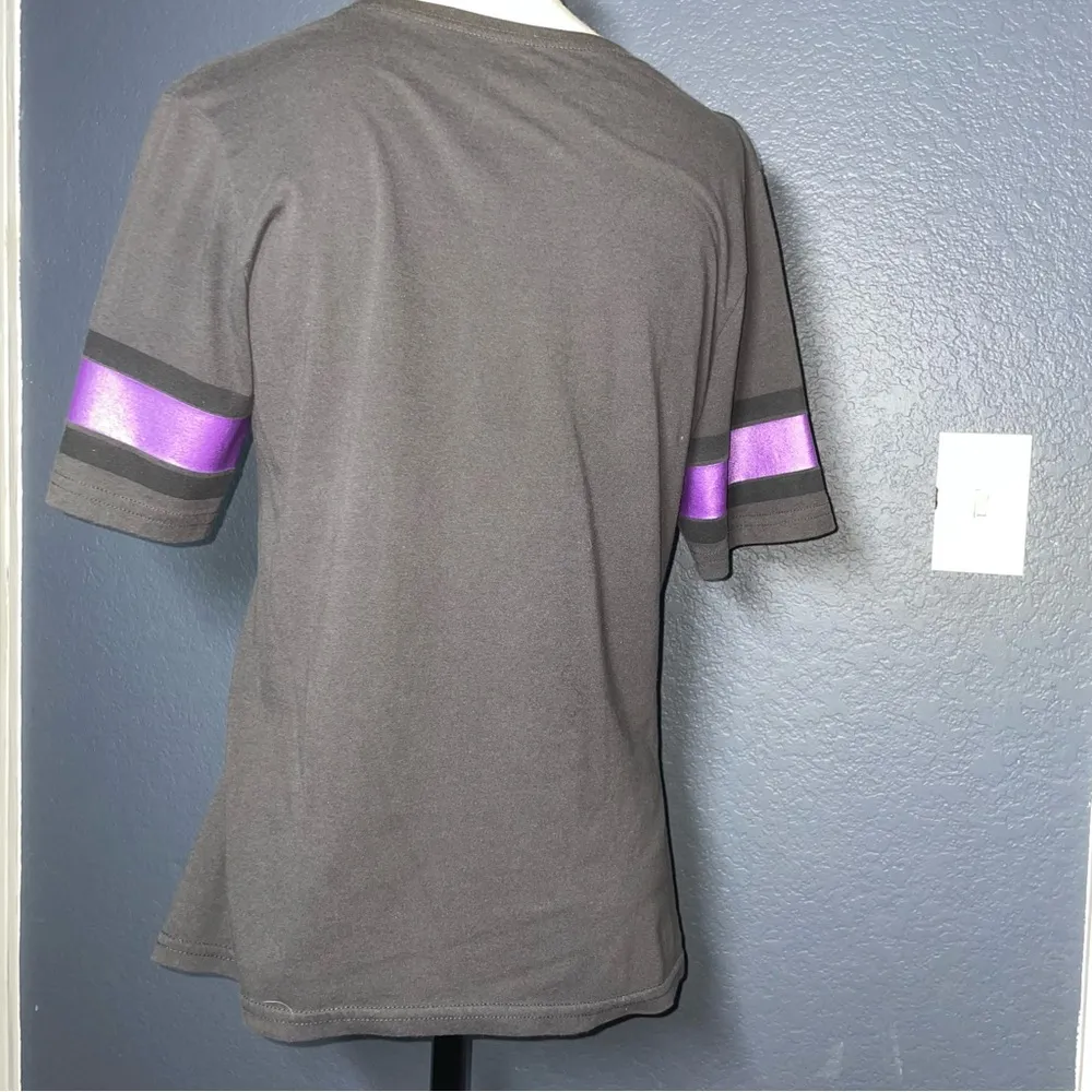 Batman graphic logo T Shirt size XL (15/17) black purple varsity top - Image 5