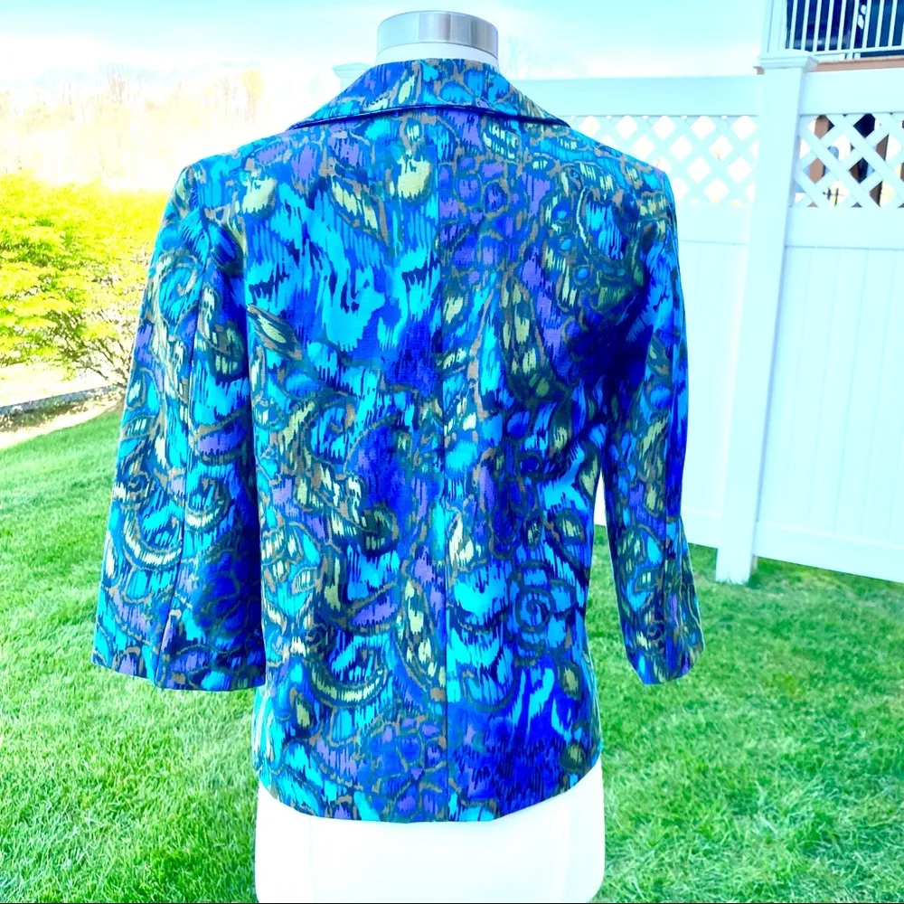 Chico’s Abstract Print Cropped Blazer - Image 6