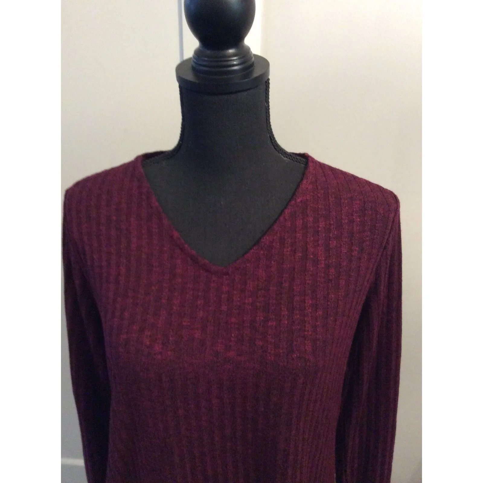 Susan Graver Small S Long Sleeve thick knit Top V Neck Burgandy Womens - Image 2