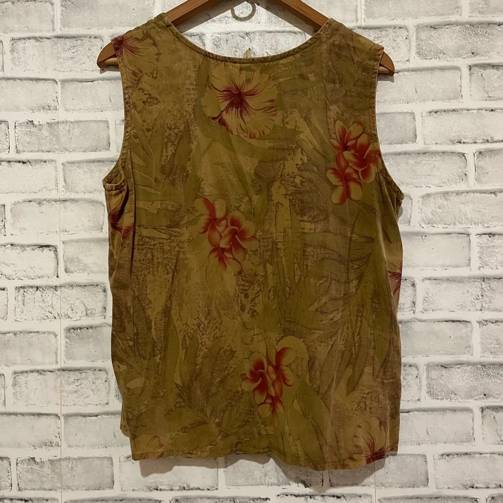 Women’s By JJ two piece sleeveless top with button down collar shirt Medium Red - Image 5