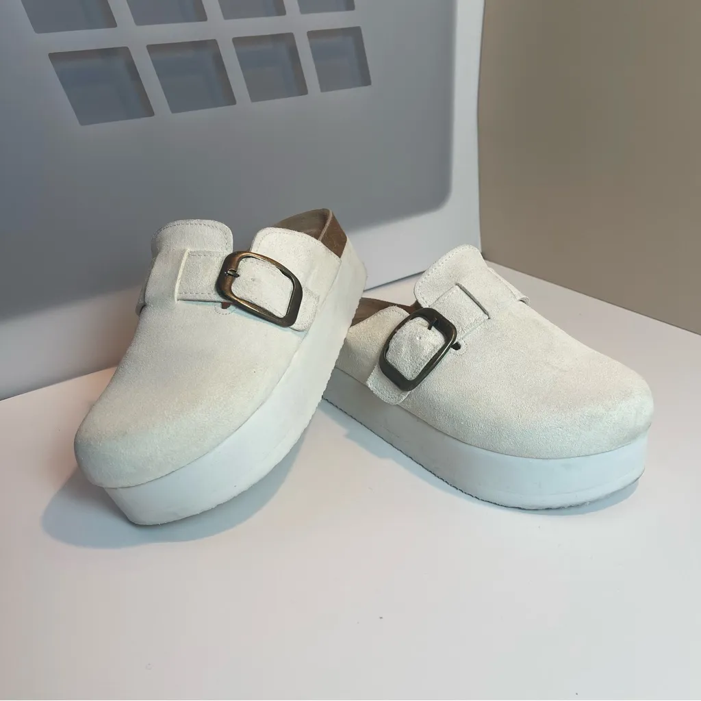 Cushionaire Granola Women’s Platform White Suede Clog Mule Size 7 - Image 6