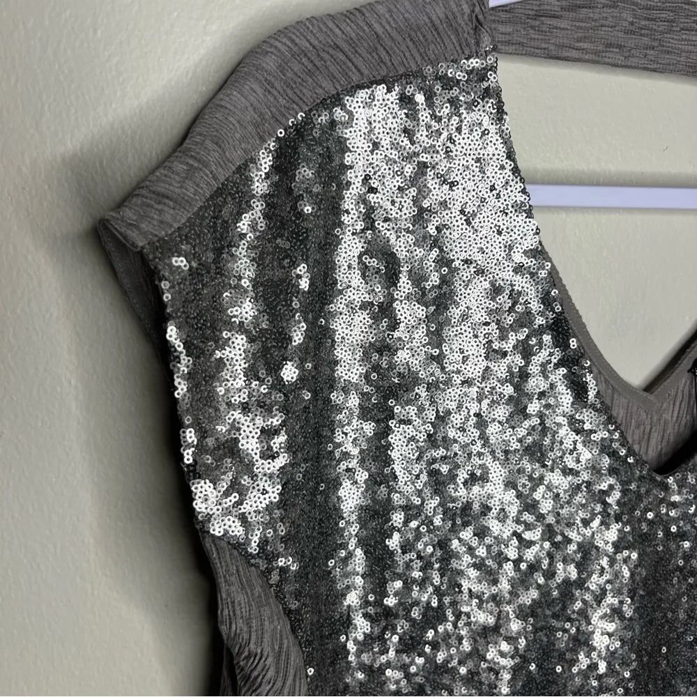 Stella & Dot Renegade Metallic Sequin Front Cap‎ Sleeve Blouse - Image 11