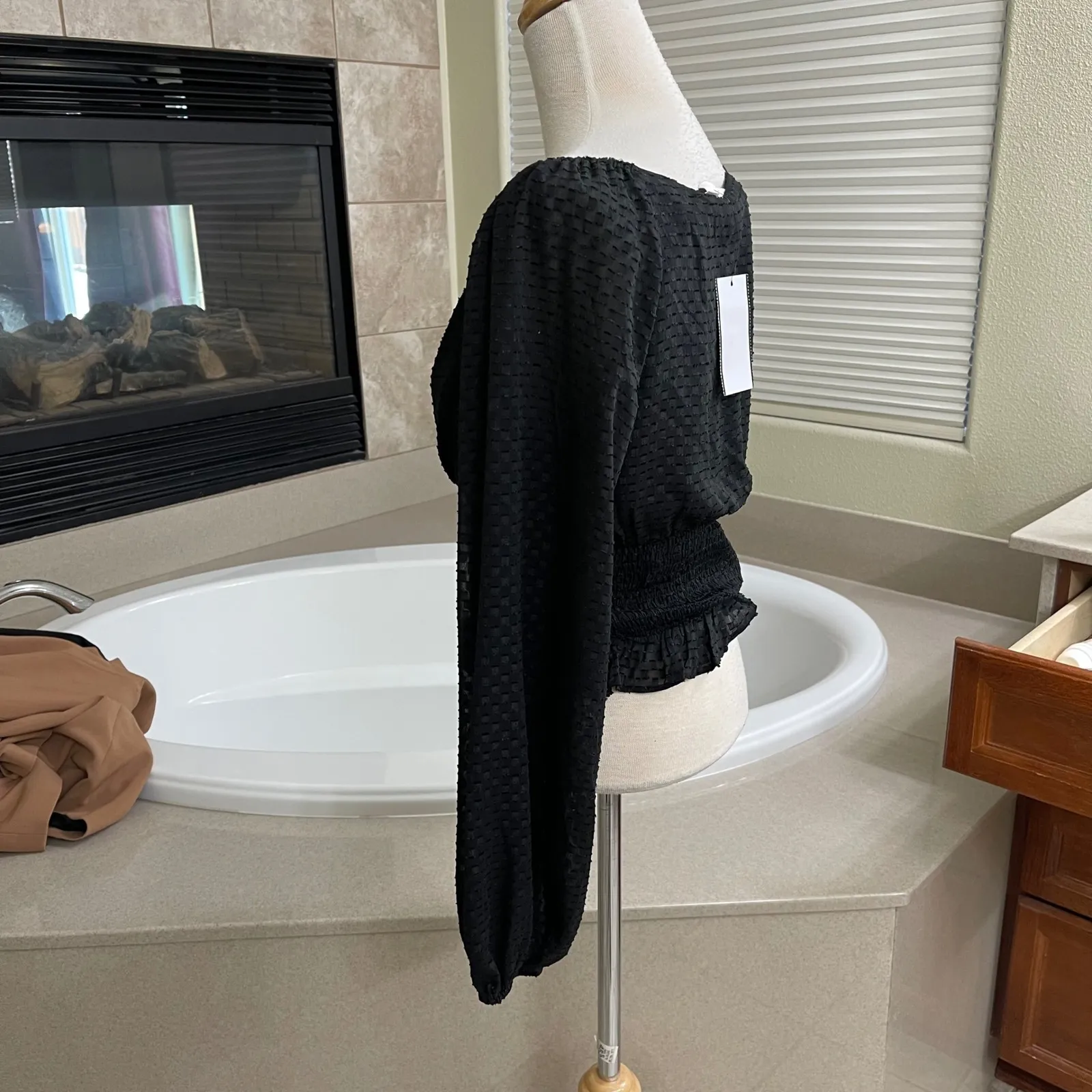 ASTR The Label Black Long Sleeve V Neck Smocked Waist Top XS nwt - Image 3