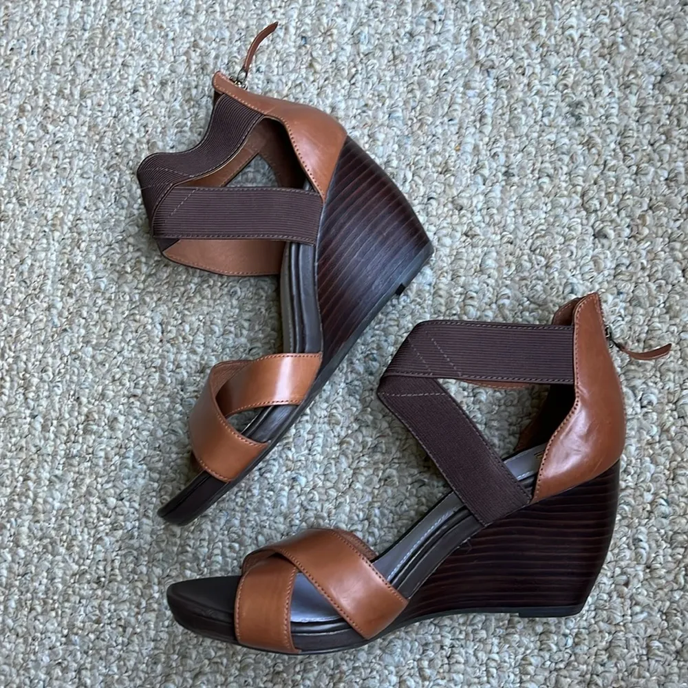 JOHNSTON & MURPHY Two Tone Leather Neela Wedge Heels Size 9.5 - Image 9