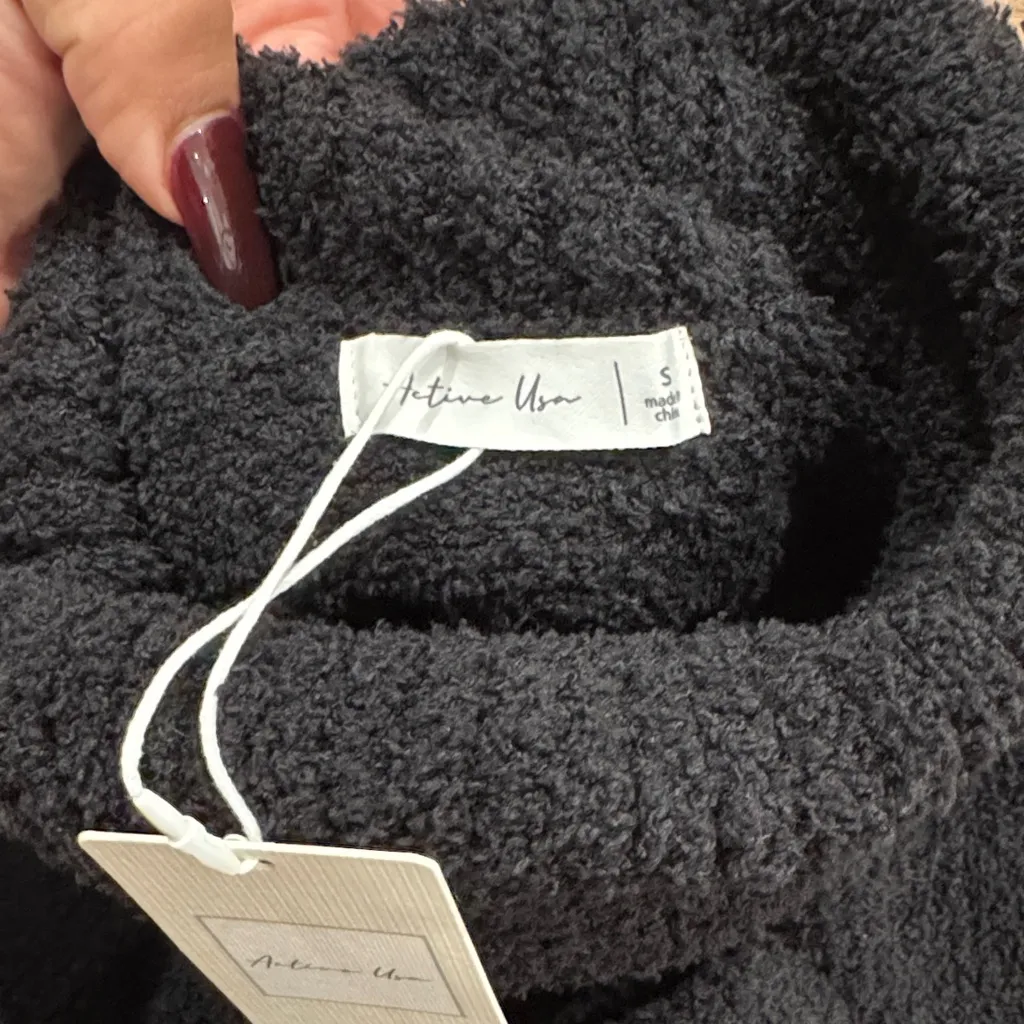 Active USA Black Turtleneck Sweater - Image 8