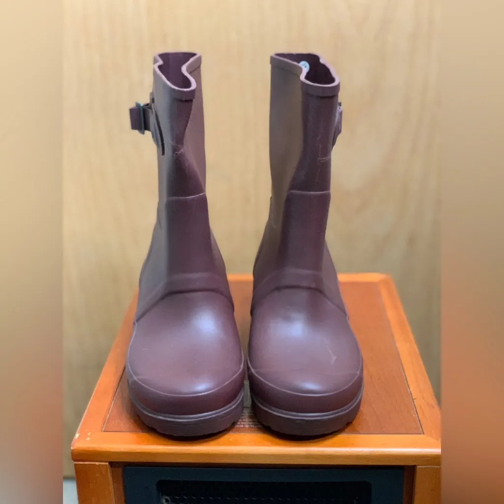 Hunter Burgundy Mid-Calf Rain Boots.    Size-6 - Image 5