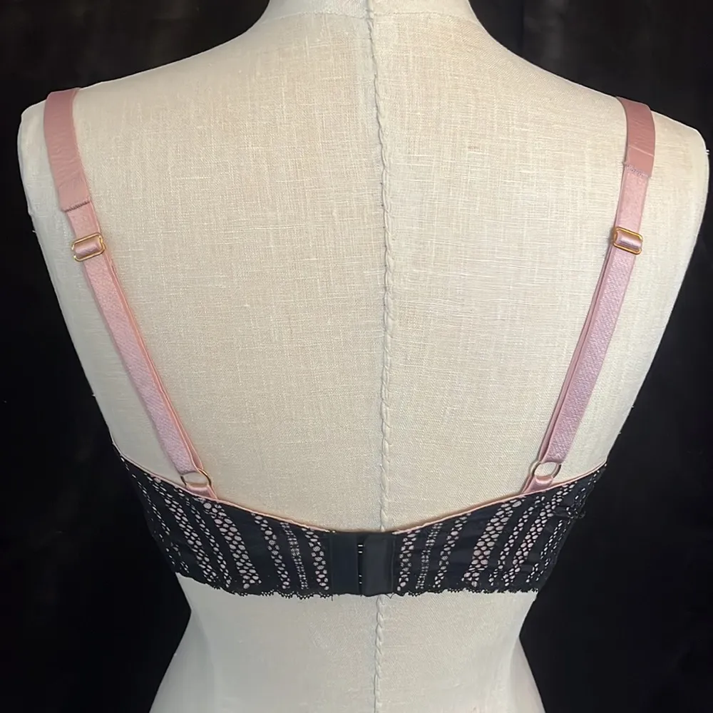 **Bras 2 For 30** EUC Victoria’s Secret Lined Plunge Bra - Image 2