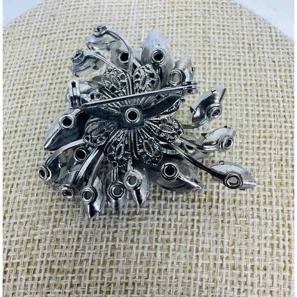 VTG Gorgeous‎ Prong Brooch Smoky Gray Milk Color Stones & Clear Prong Set Brooch - Image 2