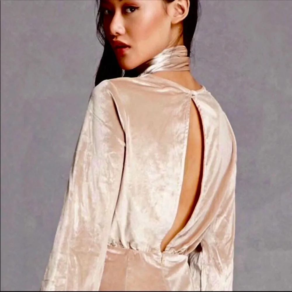 Honey Punch Champagne Beige Velvet Open Back Romper S - Image 3