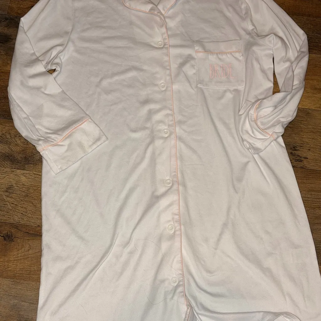 Rae Dunn Cream Bride embroidered sleep Shirt with Pink Accents size small new - Image 7