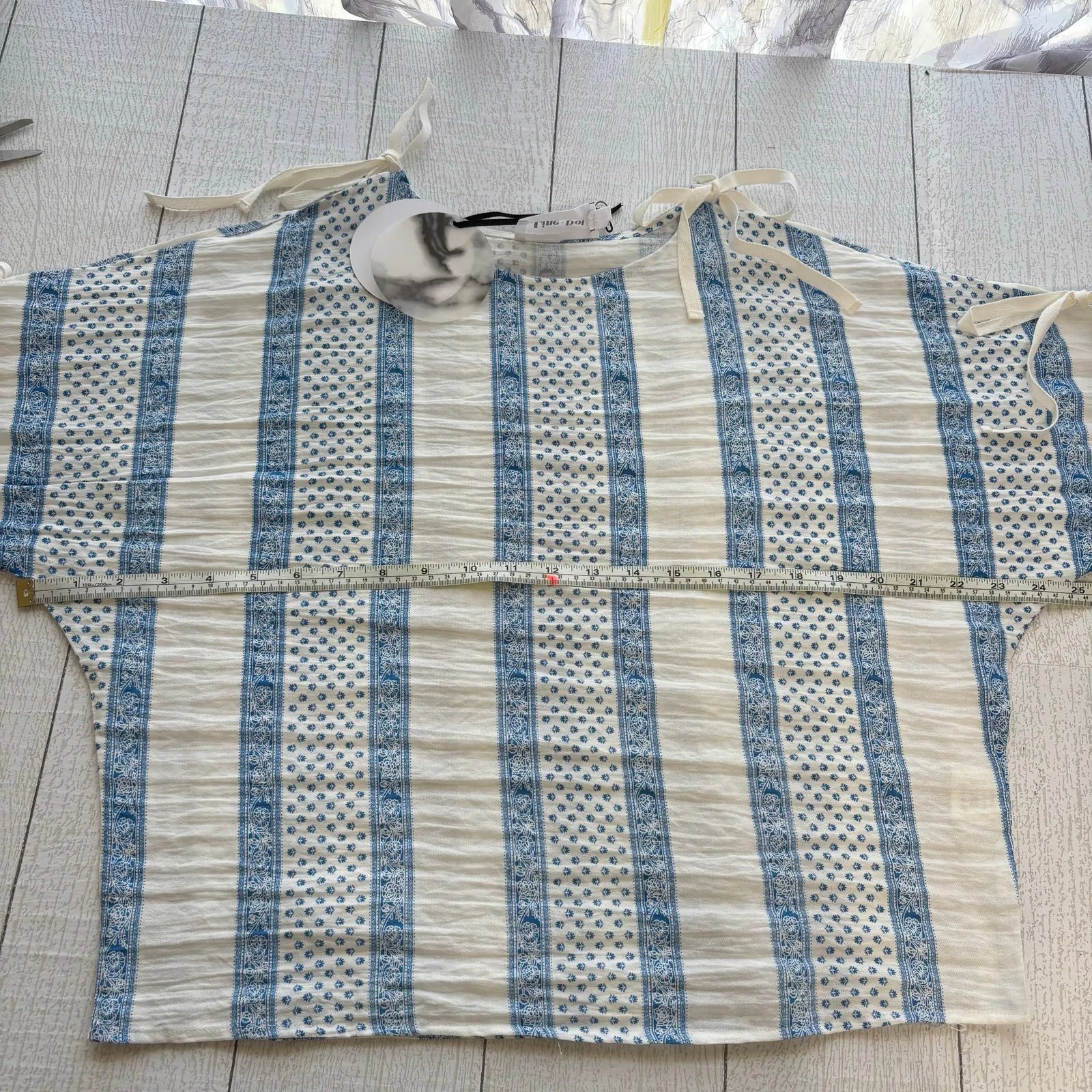 LINE & DOT Blue & White Cold Shoulder Top Size Small  NWT - Image 10