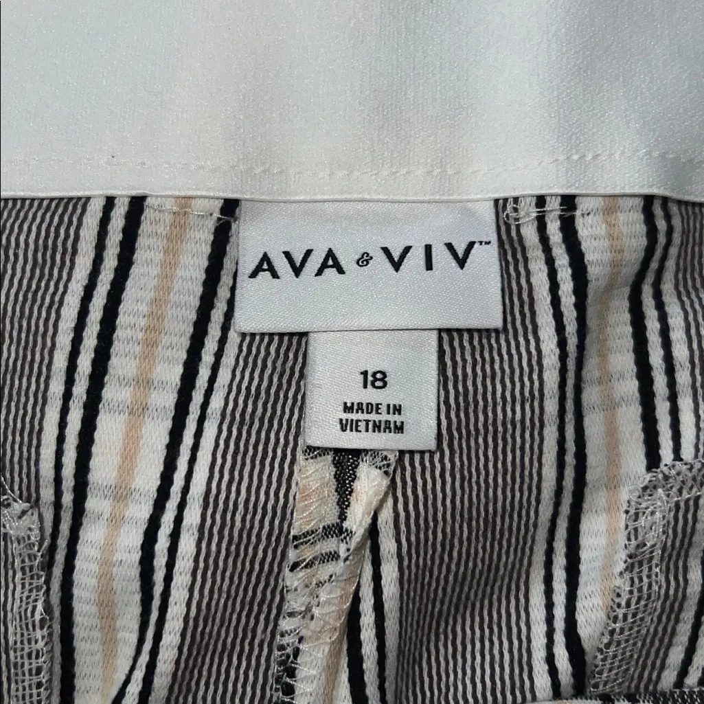 NWT Ava & Viv Ankle High Rise Fitted Hip & Thigh Comfort Waist Plaid T25 - Image 7